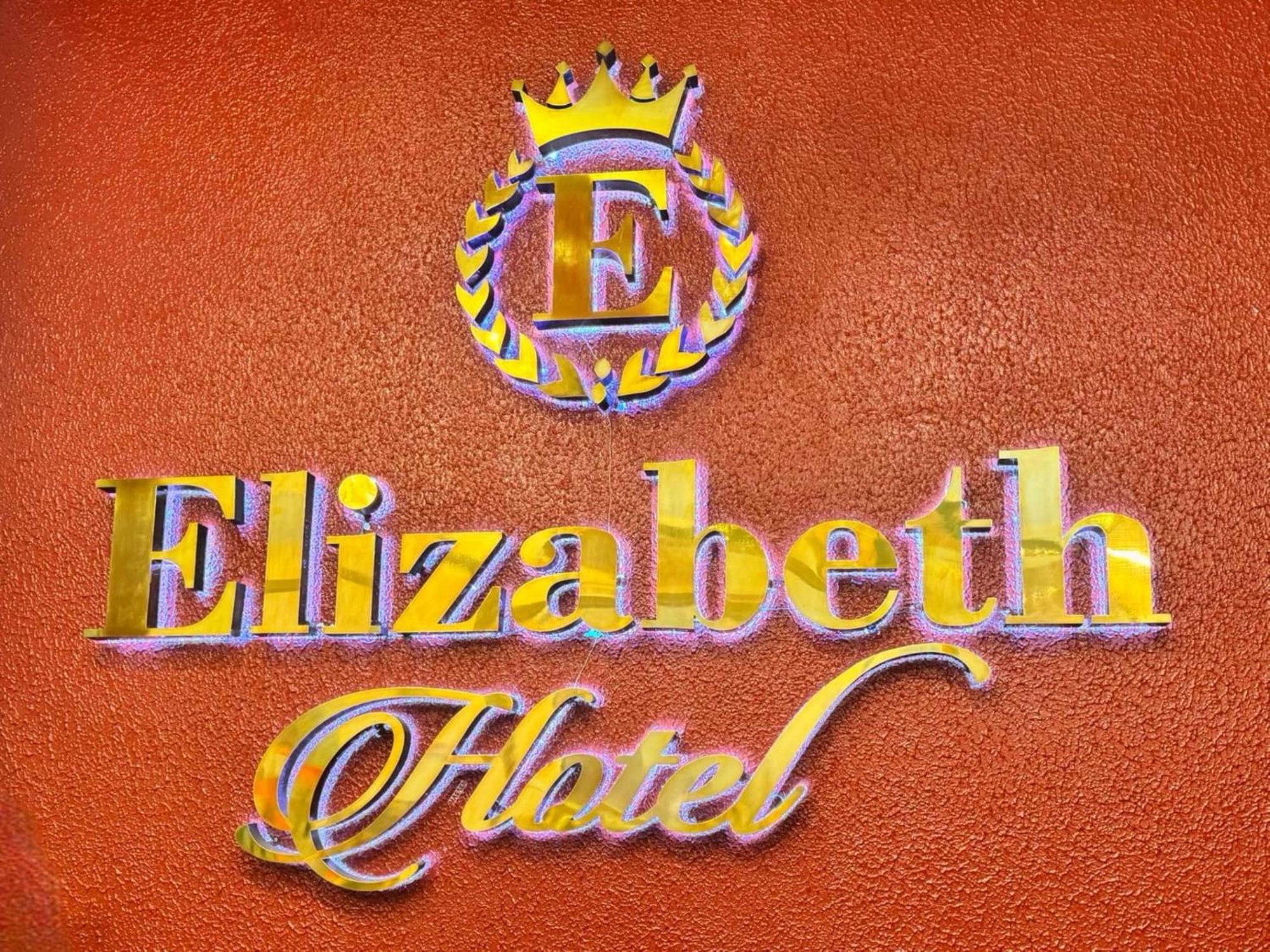 Elizabeth Hotel - Naga Pili  Bagian luar foto