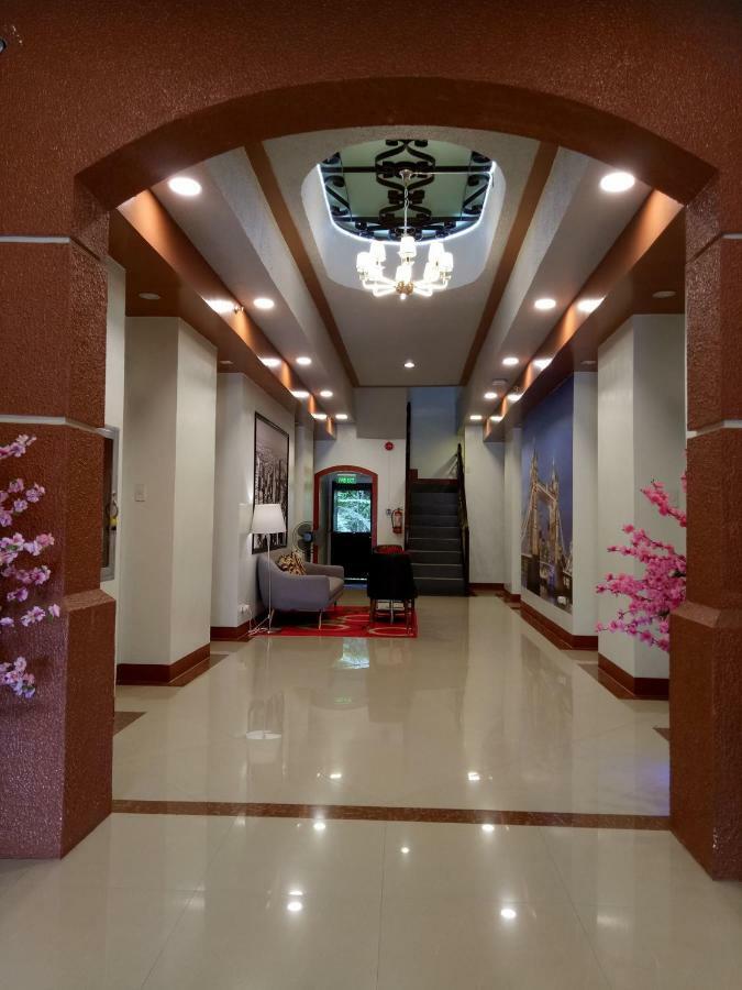 Elizabeth Hotel - Naga Pili  Bagian luar foto
